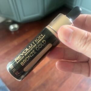 Revolution Bronze Gold Illuminating Drops